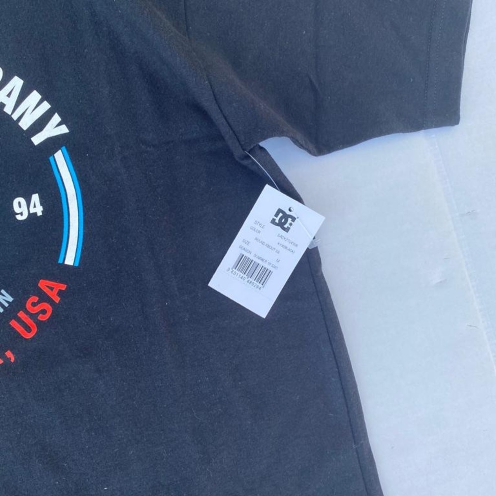 DC ROUND ABOUT TEE SIZE M - Picture 4 of 6